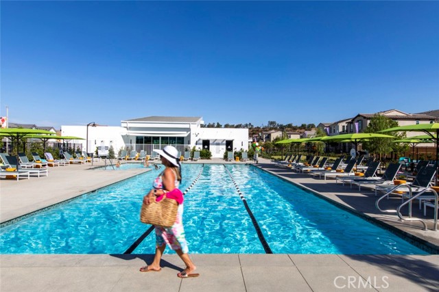 Detail Gallery Image 5 of 9 For 2543 Sprout Ln, Corona,  CA 92883 - 3 Beds | 2/1 Baths