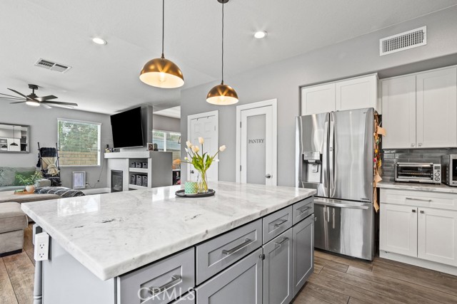 Detail Gallery Image 17 of 44 For 23632 Coast Live Oak, Murrieta,  CA 92562 - 6 Beds | 3 Baths