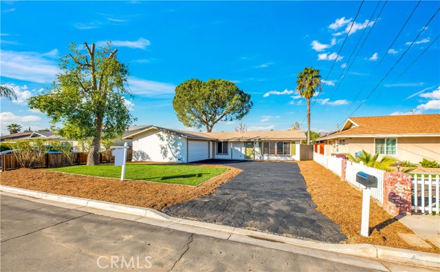 Detail Gallery Image 4 of 26 For 40846 Boyer Ave, Hemet,  CA 92544 - 4 Beds | 2 Baths