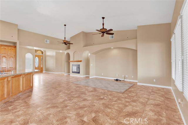 Detail Gallery Image 9 of 65 For 17412 Danbury Ave, Hesperia,  CA 92345 - 6 Beds | 3 Baths