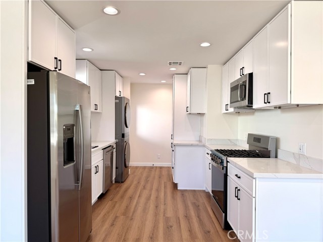 Detail Gallery Image 2 of 14 For 3548 Corinth Ave, Los Angeles,  CA 90066 - 3 Beds | 2 Baths