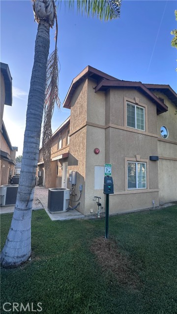 600 Hosking Avenue, Bakersfield CA: https://media.crmls.org/medias/ac3289d1-8155-4a36-8b70-f8af0fb0bf05.jpg