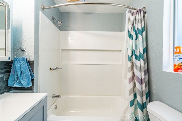 23120 Sycamore Lane, Crestline CA: https://media.crmls.org/medias/ac339f01-d63e-40f6-ae4c-6eb0c58516c1.jpg