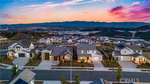 Detail Gallery Image 2 of 37 For 28904 Saddle Cir, Castaic,  CA 91384 - 3 Beds | 3 Baths