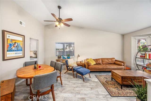 Detail Gallery Image 8 of 33 For 2201 Canyon, Colton,  CA 92324 - 3 Beds | 2 Baths