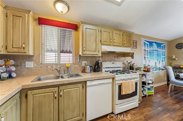 Detail Gallery Image 14 of 30 For 3701 Fillmore Street #32,  Riverside,  CA 92505 - 3 Beds | 2 Baths