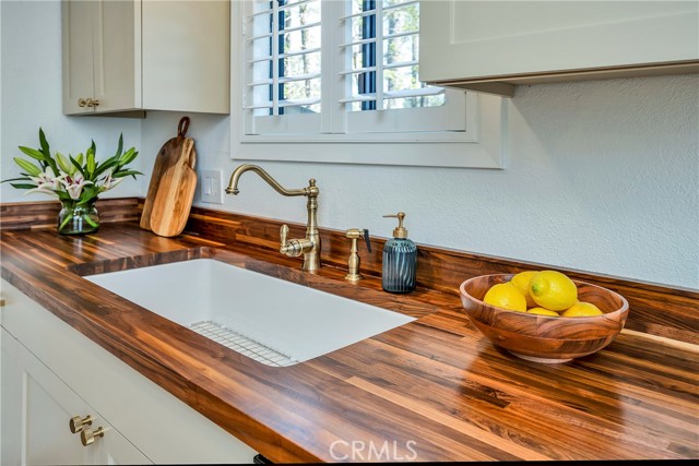 17380 Parnassus Drive, Cobb CA: https://media.crmls.org/medias/ac34ba93-aa20-40ed-9019-380daf248d48.jpg