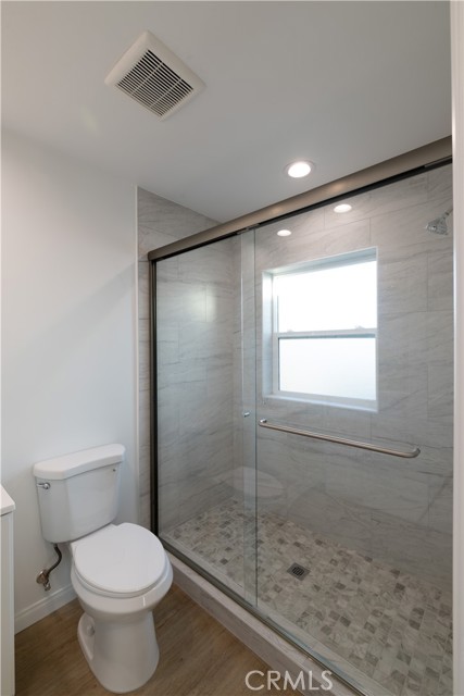 Detail Gallery Image 12 of 14 For 211 N Hathaway St #B,  Santa Ana,  CA 92703 - 2 Beds | 2 Baths