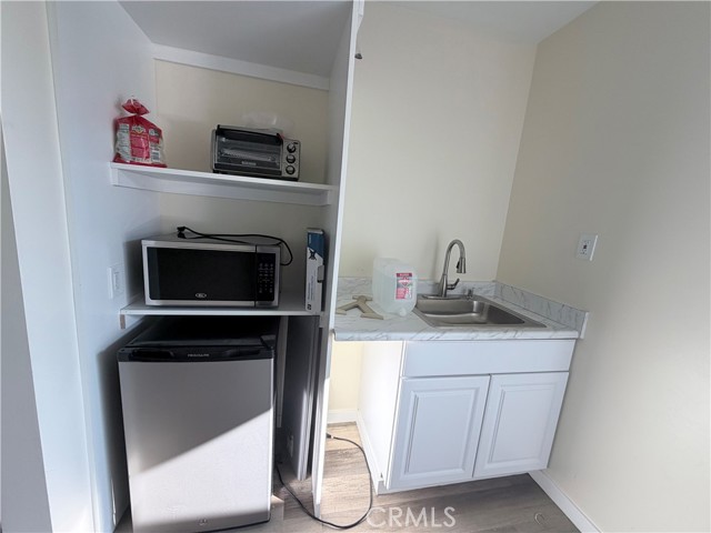 8118 Gentry Avenue, North Hollywood CA: https://media.crmls.org/medias/ac3598cc-f410-40aa-82e9-d49084dc9ecf.jpg