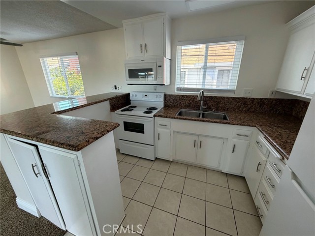 Detail Gallery Image 14 of 31 For 931 W 19th St #30,  Costa Mesa,  CA 92627 - 1 Beds | 1 Baths