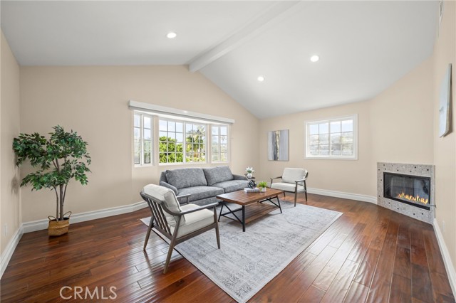 400 Campdell Street, Playa del Rey CA: https://media.crmls.org/medias/ac367866-674d-4ca3-a66d-0c09add38aad.jpg
