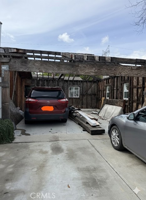 Detail Gallery Image 4 of 22 For 18800 Arminta, Reseda,  CA 91335 - 4 Beds | 3 Baths