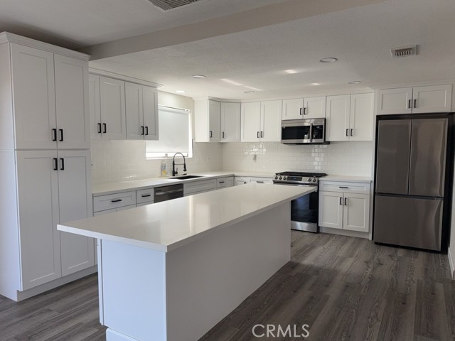 Detail Gallery Image 8 of 48 For 13839 Rincon, Apple Valley,  CA 92307 - 4 Beds | 2 Baths