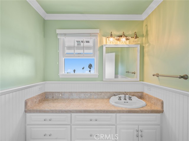 Detail Gallery Image 15 of 37 For 3601 Gurnard Ave, San Pedro,  CA 90732 - 4 Beds | 2/1 Baths