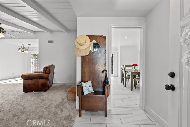 10625 Valjean Avenue, Granada Hills CA: https://media.crmls.org/medias/ac37646f-49e3-490c-85a4-b01a34de7361.jpg