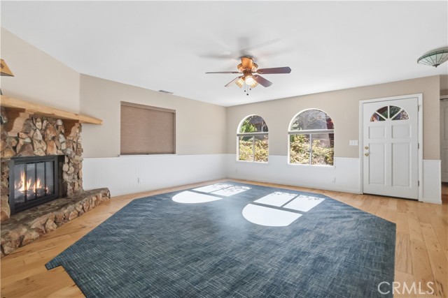 Detail Gallery Image 4 of 72 For 174 Golf Course Rd, Lake Arrowhead,  CA 92352 - 4 Beds | 3/1 Baths