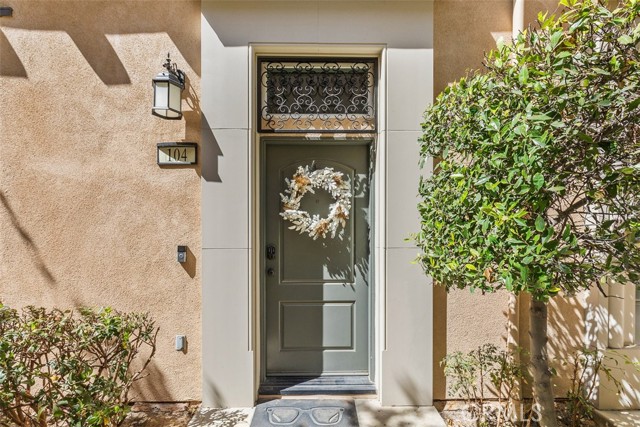 Detail Gallery Image 3 of 42 For 4428 Owens St #104,  Corona,  CA 92883 - 3 Beds | 2/1 Baths