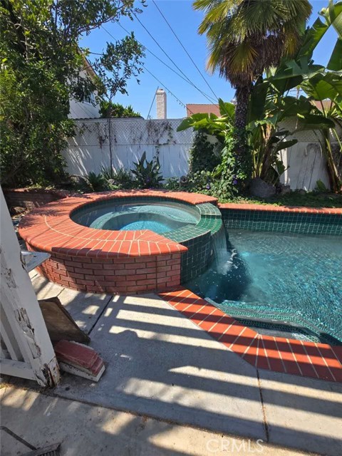 Detail Gallery Image 5 of 11 For 6971 Dresden Cir, Huntington Beach,  CA 92647 - 3 Beds | 2 Baths