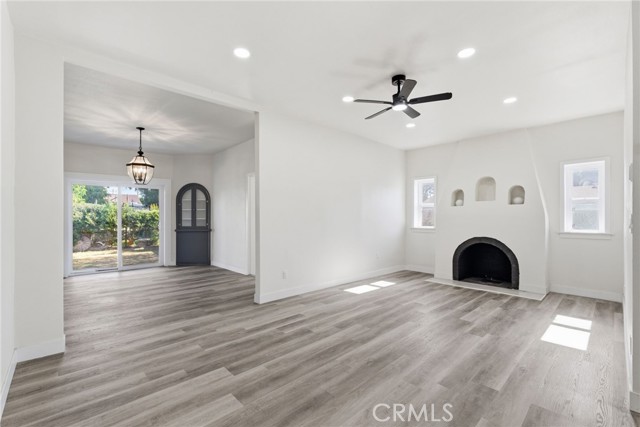 Detail Gallery Image 2 of 5 For 2723 Iris St, Riverside,  CA 92507 - 4 Beds | 2/1 Baths