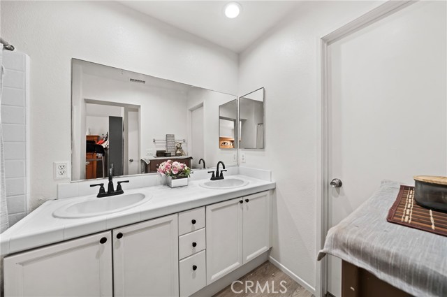 Detail Gallery Image 18 of 27 For 717 North Angeleno Avenue, Azusa,  CA 91702 - 4 Beds | 2/1 Baths
