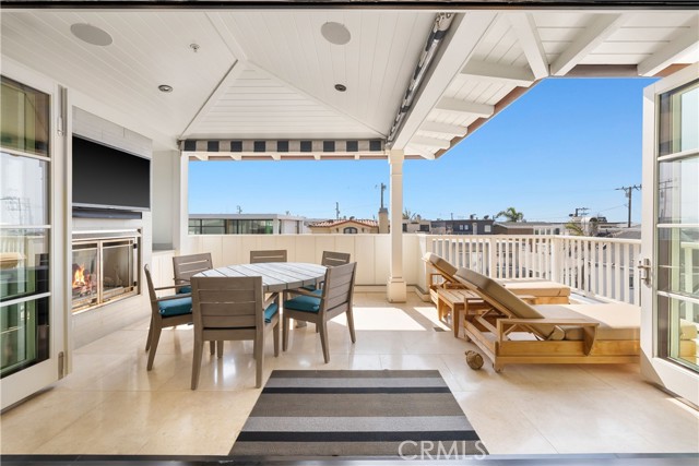 Detail Gallery Image 14 of 52 For 441 28th St, Manhattan Beach,  CA 90266 - 4 Beds | 4/1 Baths