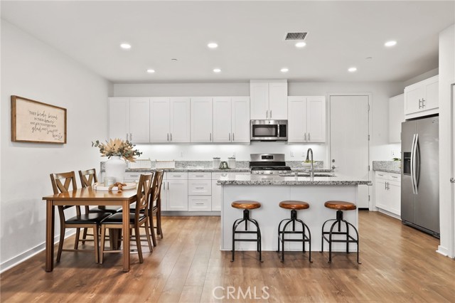 Front Image Thumbnail for CROC26041533