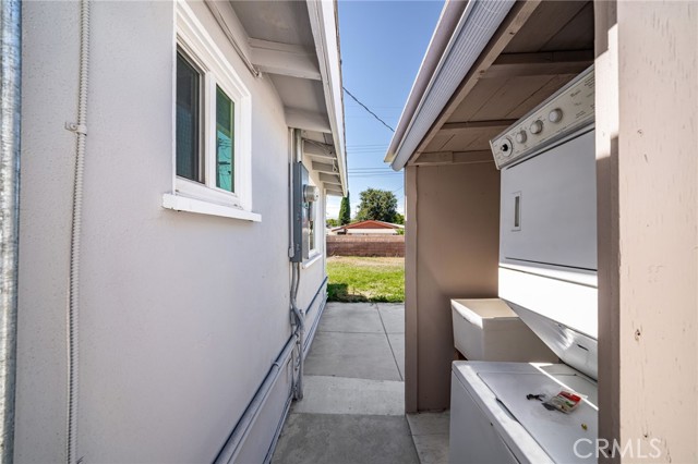 610 W Glen Lyn Drive, Glendora CA: https://media.crmls.org/medias/ac3a3a1a-21df-437d-a5b5-f9d4b9492bd2.jpg