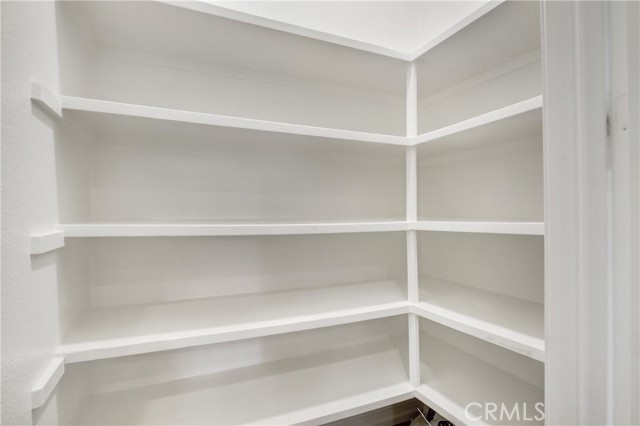 Detail Gallery Image 14 of 44 For 4949 Genesta Ave #104,  Encino,  CA 91316 - 2 Beds | 2 Baths