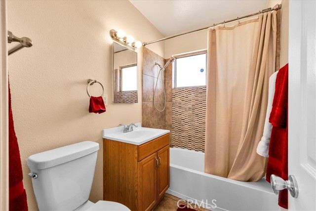 58382 Sunny Sands Drive, Yucca Valley CA: https://media.crmls.org/medias/ac3af305-6c5e-40ef-9e1f-ace2fd2a8f97.jpg