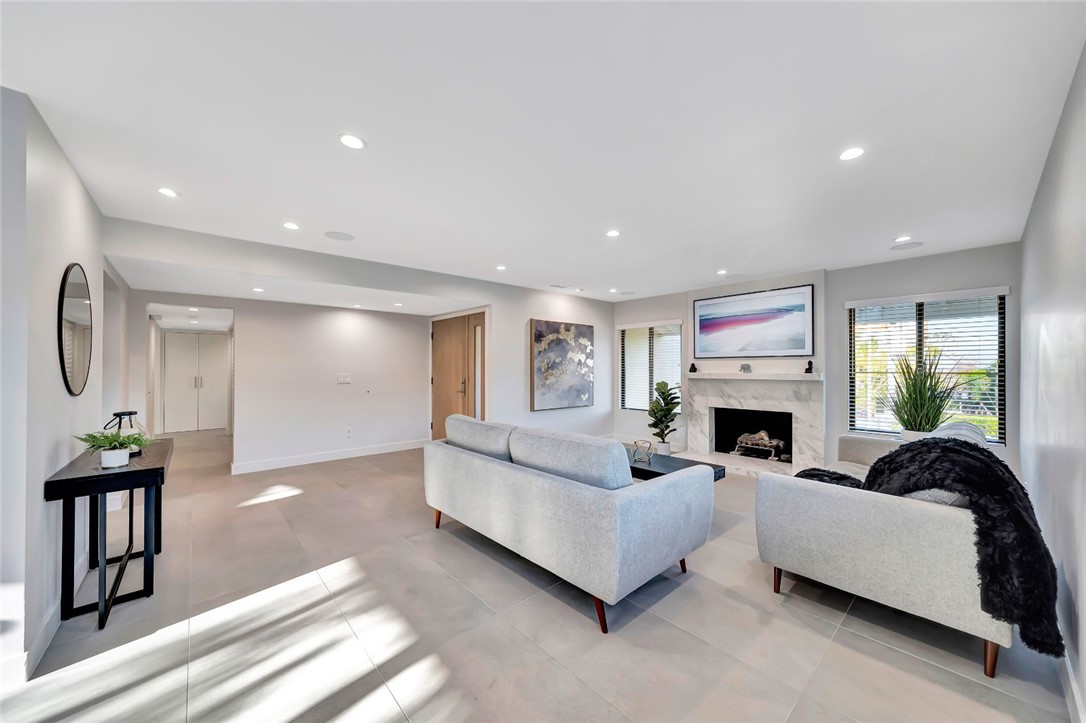 Detail Gallery Image 12 of 46 For 3600 Sapphire Dr, Encino,  CA 91436 - 4 Beds | 2/1 Baths