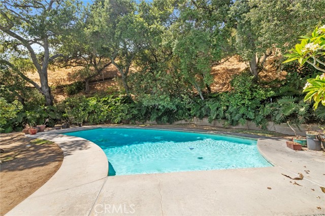 Detail Gallery Image 14 of 19 For 1145 Glencoe Heights Dr, Glendora,  CA 91741 - 4 Beds | 2 Baths