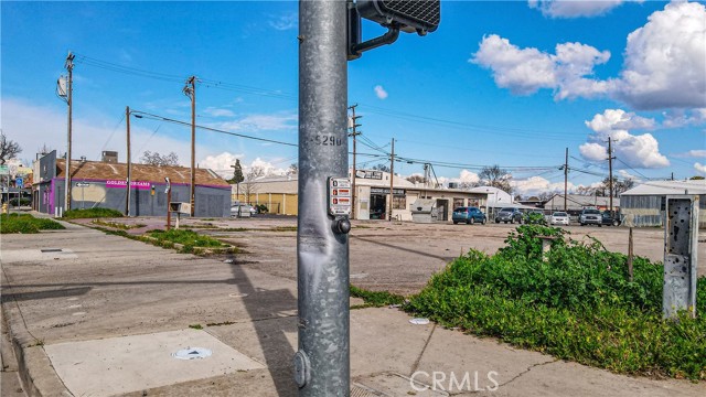 1616 Martin Luther King Jr Way, Merced, California 95340, ,Commercial Lease,For Rent,1616 Martin Luther King Jr Way,CRMC24045105