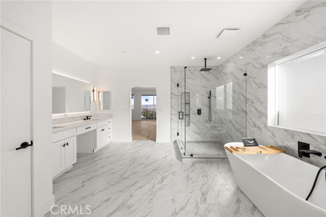 Detail Gallery Image 11 of 27 For 3704 Howe St, Corona,  CA 92881 - 5 Beds | 3/1 Baths