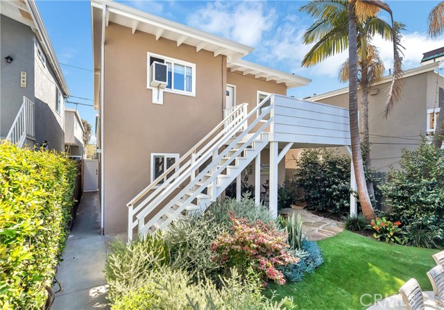 704 Narcissus Avenue Corona del Mar, California This charming rear unit is located in one of the best locations of the Village and supplies a spacious, private deck overlooking the neighborhood. With hardwood flooring throughout, the spacious, light, bright and open living room flows directly into the kitchen - featuring brand new cabinetry, granite countertops, stone backsplash, self-closing drawers, and stainless-steel appliances throughout. The 2 bedrooms are easily sectioned off by a sliding door. Each bedroom features spacious closets. The full bathroom provides ample storage and a stone tile shower. This property comes equipped with private stacked washer/dyer and attached 1 car garage! Live the Corona del Mar lifestyle near world class beaches, state-of-the-art dining and renown shopping.