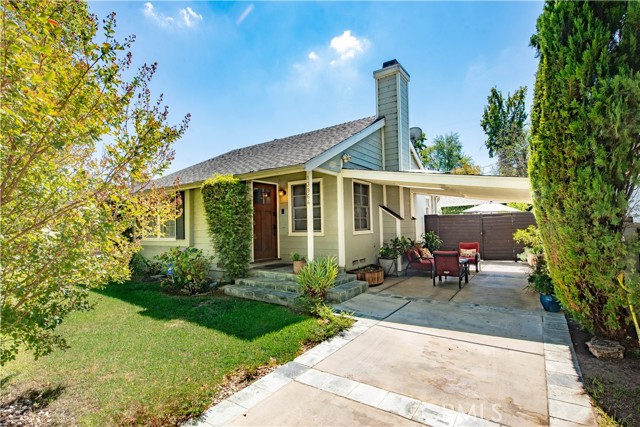 13964 Peach Grove Street, Sherman Oaks CA: https://media.crmls.org/medias/ac3d682f-9020-48c1-a343-7833c7466ca4.jpg