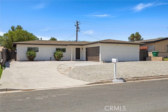 Detail Gallery Image 1 of 27 For 11429 Weber Ave, Moreno Valley,  CA 92555 - 4 Beds | 2 Baths