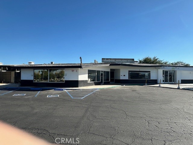 14173 Green Tree Boulevard, Victorville, California 92395, ,Commercial Lease,For Rent,14173 Green Tree Boulevard,CRHD24180861