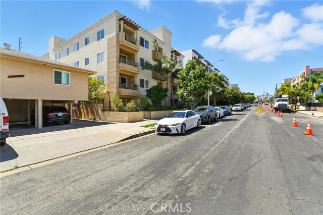 1241 S Westgate AVE Unit: 202