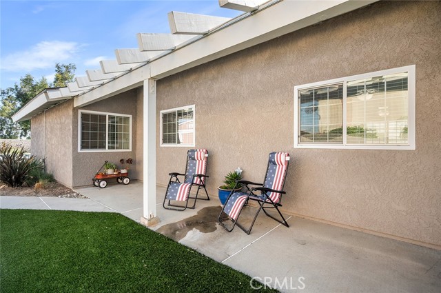 1092 Deborah Street, Upland CA: https://media.crmls.org/medias/ac3fc061-ef1b-4801-b23c-4317b0933c22.jpg