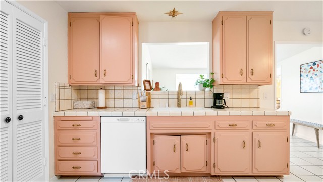 57966 El Dorado Drive, Yucca Valley CA: https://media.crmls.org/medias/ac3fe357-e271-4cf1-a3a2-38c0c430f9b6.jpg