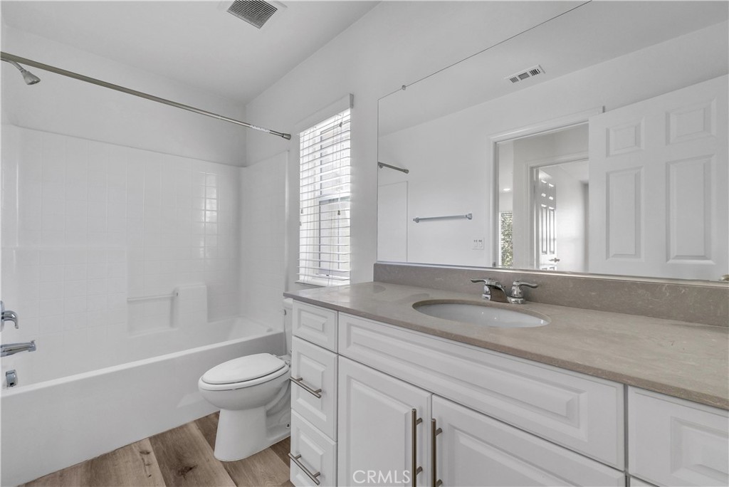 MLS #OC25151215 img 20