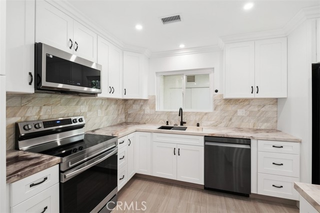 MLS #OC25171234 image #10