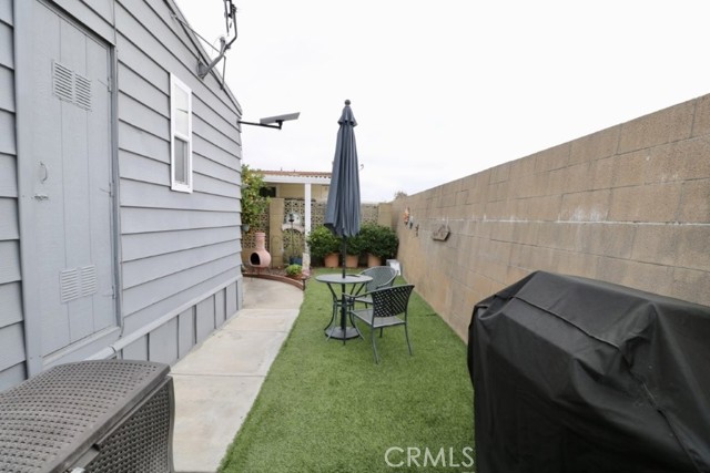 Detail Gallery Image 7 of 36 For 14044 Lake Glen Dr #38,  La Mirada,  CA 90638 - 2 Beds | 2 Baths