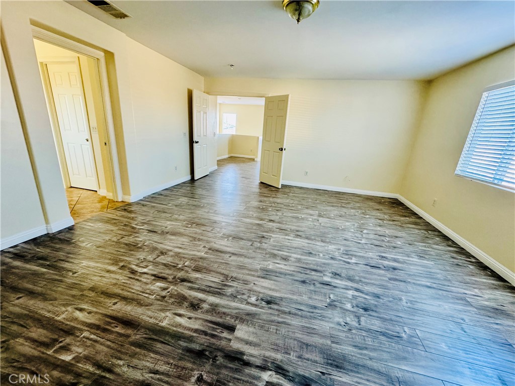 https://media.crmls.org/medias/ac4106e5-9e4c-4ca8-be6c-46f0fd802a35.jpg?preset=X-Large