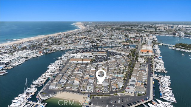 45 Drake Street, Newport Beach CA: https://media.crmls.org/medias/ac41709d-1a67-496b-9abe-a57f46fd7050.jpg