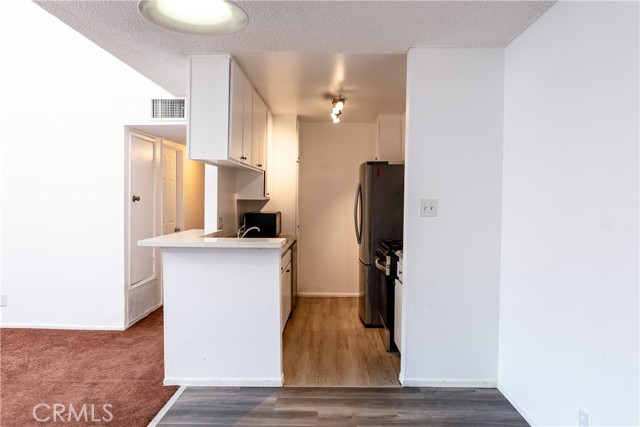 5700 Etiwanda Avenue, Tarzana CA: https://media.crmls.org/medias/ac419b18-2c95-4008-b571-ed9dcf8f7aee.jpg