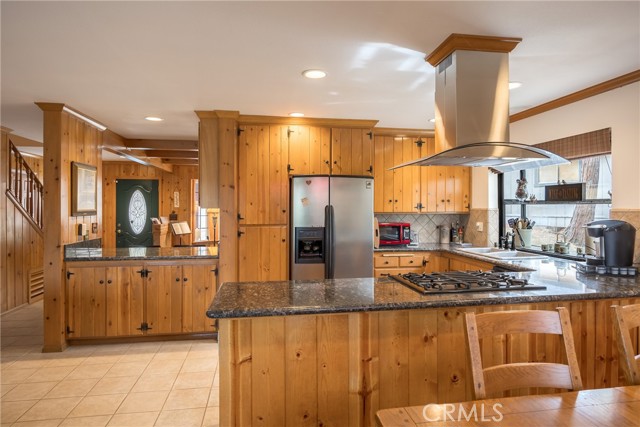 Detail Gallery Image 11 of 35 For 414 Pioneer Rd, Lake Arrowhead,  CA 92352 - 4 Beds | 2 Baths