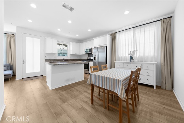 Detail Gallery Image 10 of 42 For 15972 Bravery Ave, Chino,  CA 91708 - 2 Beds | 2/1 Baths