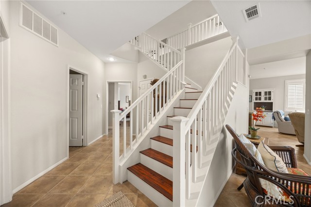 Detail Gallery Image 6 of 21 For 16209 Seminole Way, Fontana,  CA 92336 - 5 Beds | 3/1 Baths