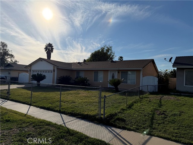 Detail Gallery Image 2 of 3 For 7558 Pinyon, Fontana,  CA 92336 - 4 Beds | 2 Baths